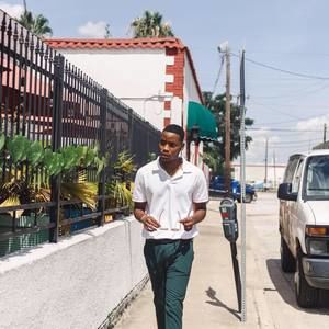 Meet your Posher, Victor